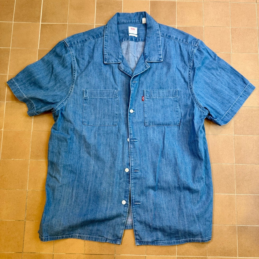 Levi’s Denim Short Sleeve Shirt